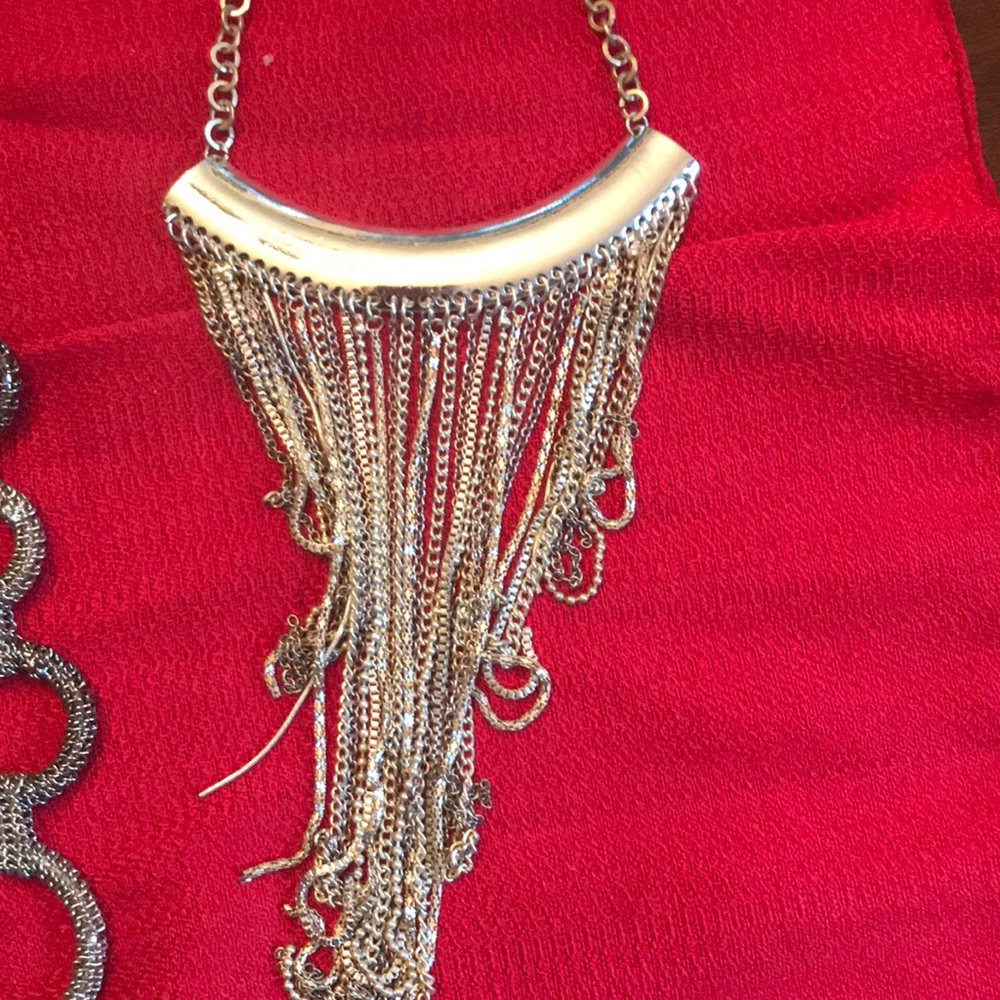 2 assorted necklaces - Picture 3 of 3